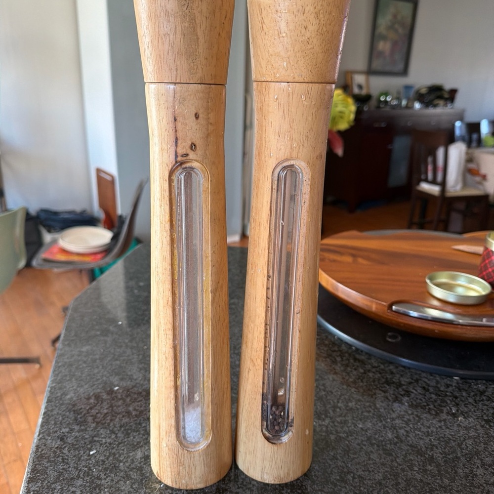 Wooden Tall 16” Salt and Pepper Grinder Set. Tested. Impressive table grind.